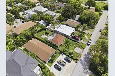 245 NE 11th Street, Delray Beach, FL 33483 - Photo 9