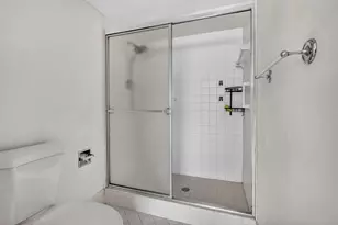 13700 SW 11th St, Pembroke Pines, FL 33027 - Photo 9