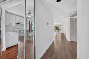13700 SW 11th St, Pembroke Pines, FL 33027 - Photo 7