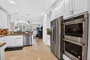612 NE Francesca Ln, Boca Raton, FL 33487 - Photo 13
