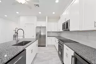 1024 SW 35th St, Palm City, FL 34990 - Photo 9