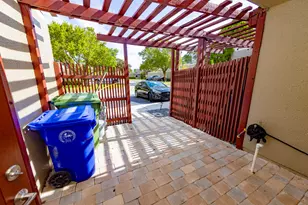 11060 S Lakeview Dr, Pembroke Pines, FL 33026 - Photo 13