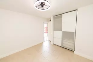 11060 S Lakeview Dr, Pembroke Pines, FL 33026 - Photo 25