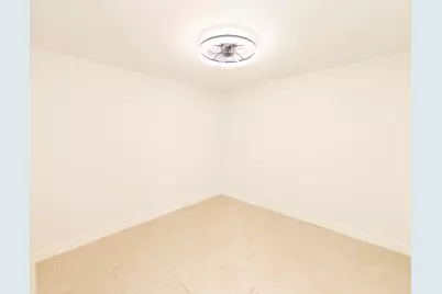 11060 S Lakeview Drive #11060, Pembroke Pines, FL 33026 - Photo 9