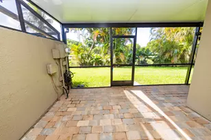 11060 S Lakeview Dr, Pembroke Pines, FL 33026 - Photo 31
