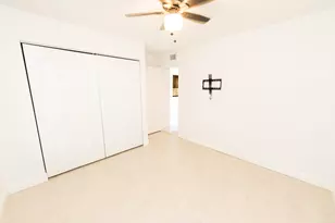 11060 S Lakeview Dr, Pembroke Pines, FL 33026 - Photo 39