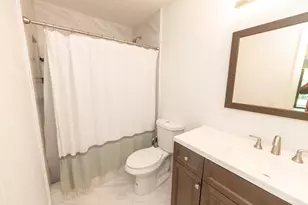 11060 S Lakeview Dr, Pembroke Pines, FL 33026 - Photo 21