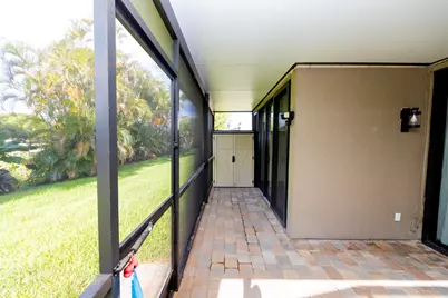 11060 S Lakeview Drive #11060, Pembroke Pines, FL 33026 - Photo 3