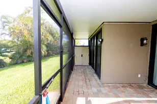 11060 S Lakeview Dr, Pembroke Pines, FL 33026 - Photo 3