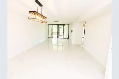 11060 S Lakeview Drive #11060, Pembroke Pines, FL 33026 - Photo 7