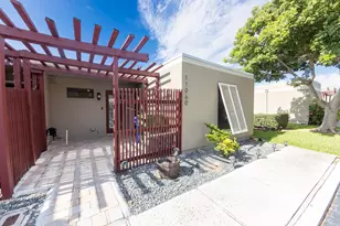 11060 S Lakeview Dr, Pembroke Pines, FL 33026 - Photo 5