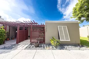 11060 S Lakeview Dr, Pembroke Pines, FL 33026 - Photo 17
