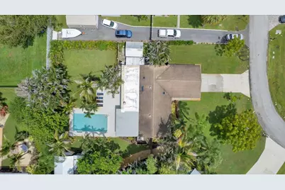 2488 NW South Manor Avenue, Stuart, FL 34994 - Photo 3