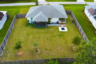 275 SW Elderberry Dr, Port Saint Lucie, FL 34953 - Photo 3