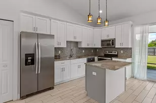 275 SW Elderberry Dr, Port Saint Lucie, FL 34953 - Photo 9