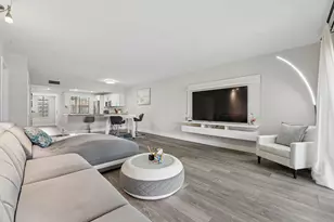 327 Lakeview Dr, Weston, FL 33326 - Photo 5