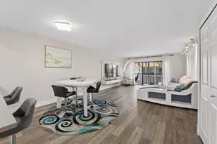 327 Lakeview Dr, Weston, FL 33326 - Photo 15