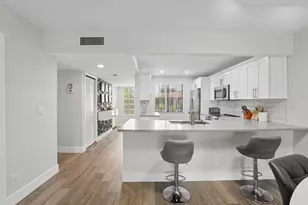 327 Lakeview Dr, Weston, FL 33326 - Photo 13