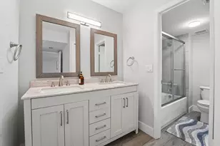 327 Lakeview Dr, Weston, FL 33326 - Photo 23