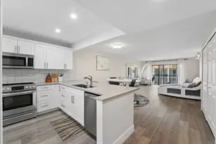 327 Lakeview Dr, Weston, FL 33326 - Photo 3