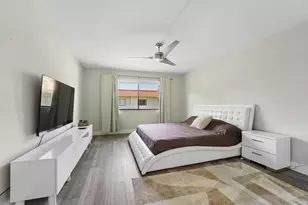 327 Lakeview Dr, Weston, FL 33326 - Photo 7