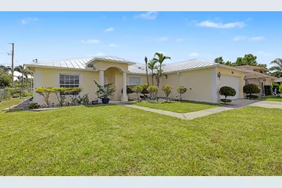 2585 SE Lakewood Street, Port Saint Lucie, FL 34952 - Photo 3
