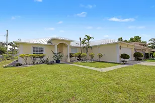 2585 SE Lakewood St, Port Saint Lucie, FL 34952 - Photo 3