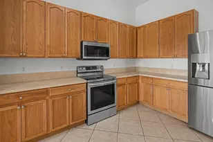 2585 SE Lakewood St, Port Saint Lucie, FL 34952 - Photo 9