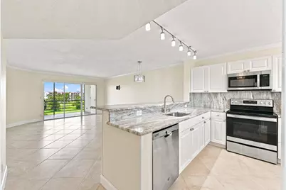 3661 Via Poinciana #513, Lake Worth, FL 33467 - Photo 3