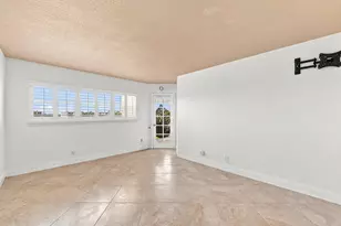 3661 Via Poinciana, Lake Worth, FL 33467 - Photo 7