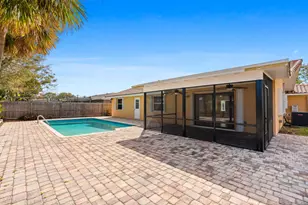 3697 Holly Dr, Palm Beach Gardens, FL 33410 - Photo 9