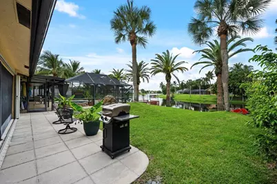 1419 Riverside Circle, Wellington, FL 33414 - Photo 15