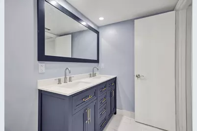 736 NW 98th Circle, Plantation, FL 33324 - Photo 9