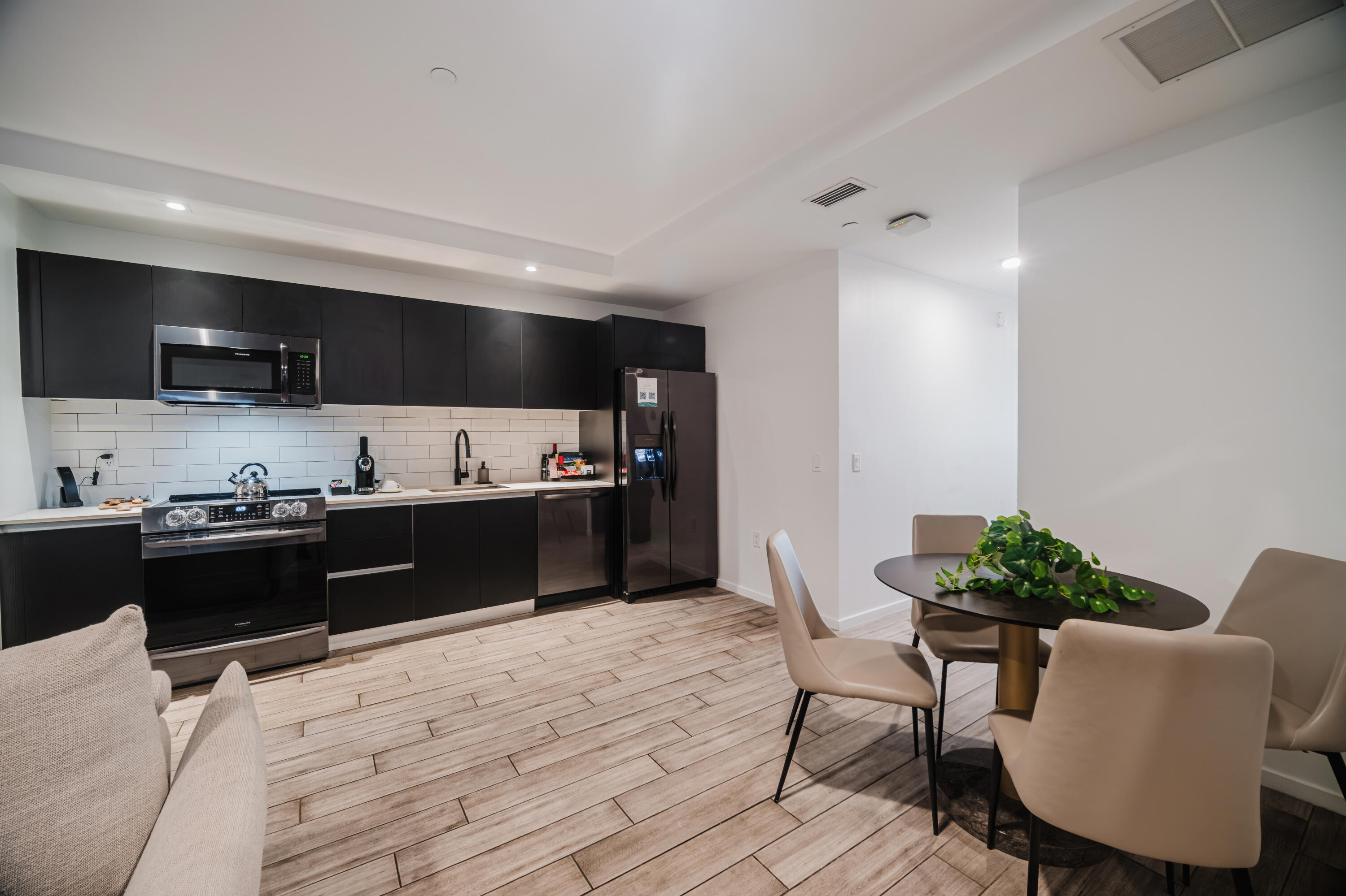 398 NE 5th St #1515 - 398 NE 5th St #1515, Miami, FL 33132 Luxury Property | Jose Angel Pina