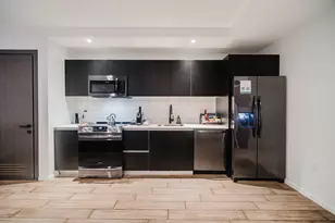 398 NE 5th St, Miami, FL 33132 - Photo 3