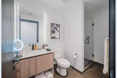 398 NE 5th Street #1515, Miami, FL 33132 - Photo 3