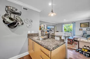 811 NE 14th Pl, Fort Lauderdale, FL 33304 - Photo 5