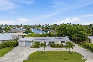 387 SW Riverway Blvd, Palm City, FL 34990 - Photo 3