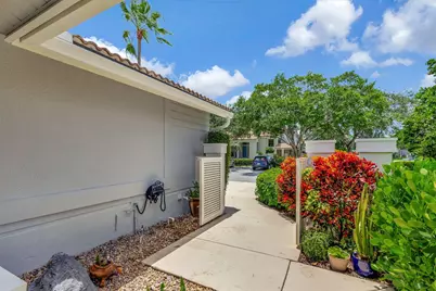 523 Prestwick Circle, Palm Beach Gardens, FL 33418 - Photo 5