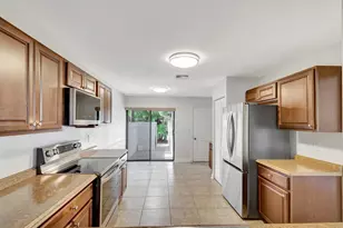 523 Prestwick Cir, Palm Beach Gardens, FL 33418 - Photo 9