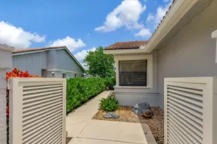 523 Prestwick Cir, Palm Beach Gardens, FL 33418 - Photo 3
