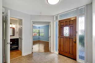 523 Prestwick Cir, Palm Beach Gardens, FL 33418 - Photo 5