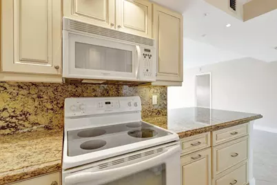 336 Golfview Road #PH09, North Palm Beach, FL 33408 - Photo 9