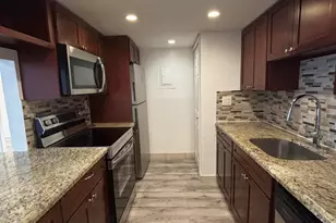 220 Lakeview Dr, Weston, FL 33326 - Photo 7