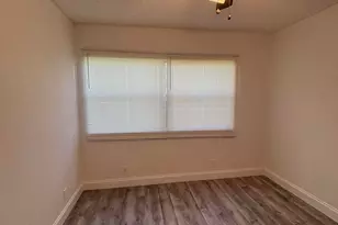 220 Lakeview Dr, Weston, FL 33326 - Photo 17