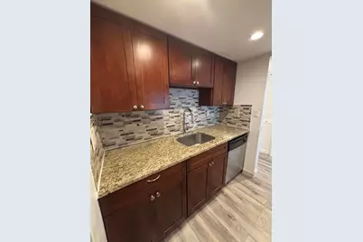 220 Lakeview Drive #103, Weston, FL 33326 - Photo 9
