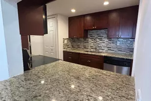220 Lakeview Dr, Weston, FL 33326 - Photo 5