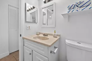 9235 SW 8th St, Boca Raton, FL 33428 - Photo 25