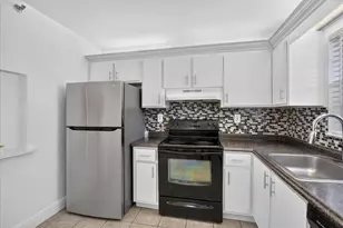 9235 SW 8th St, Boca Raton, FL 33428 - Photo 13