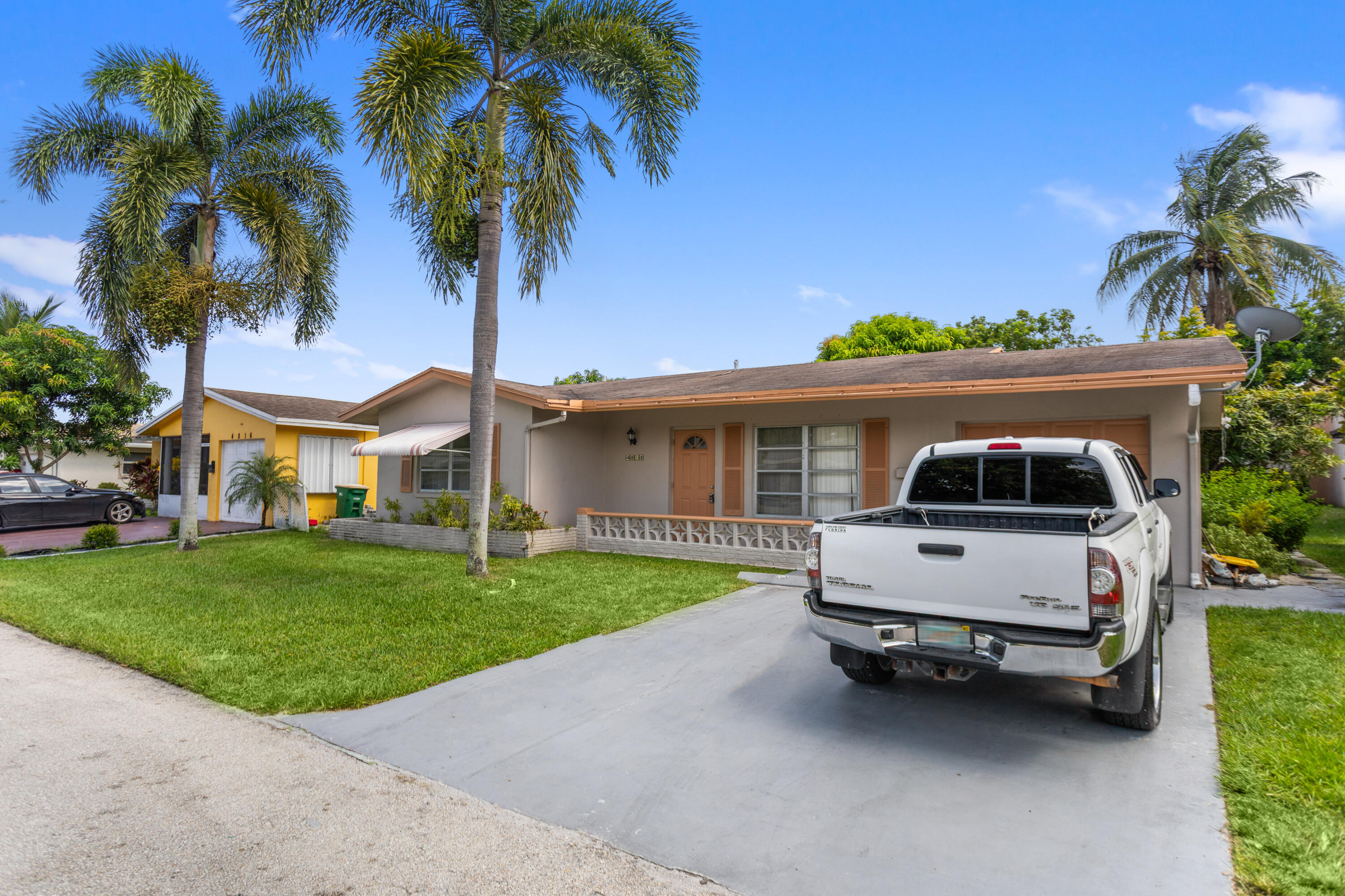 4818 NW 58th St - 4818 NW 58th St, Tamarac, FL 33319 Luxury Property | Jose Angel Pina